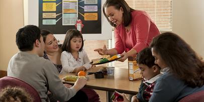 Health professional presenting nutrition example
